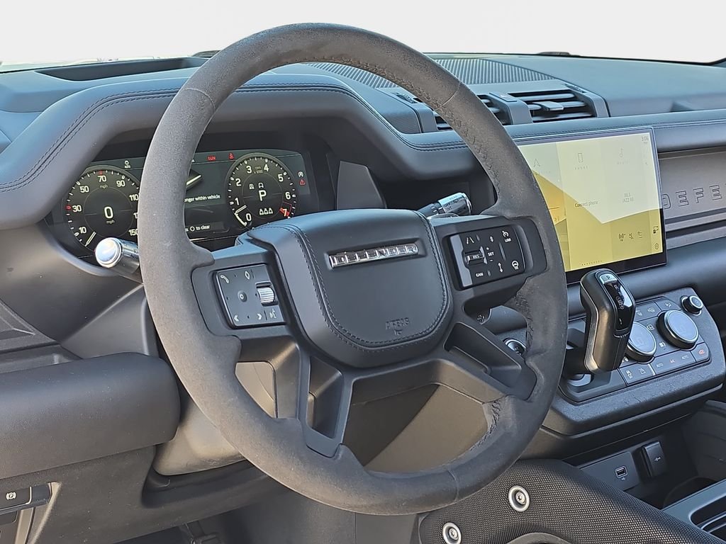 Used 2022 Yulong White Metallic Land Rover V8 image 20