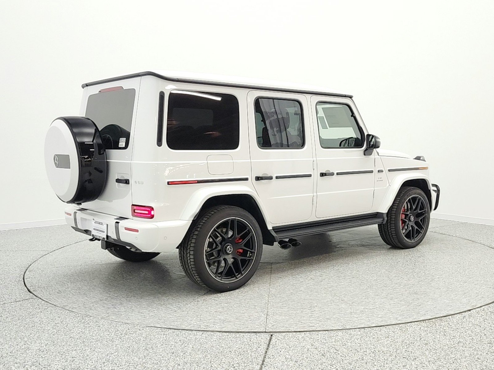 New 2026 MANUFAKTUR Moonlight White Metallic Mercedes-Benz AMG® G 63 SUV image 5