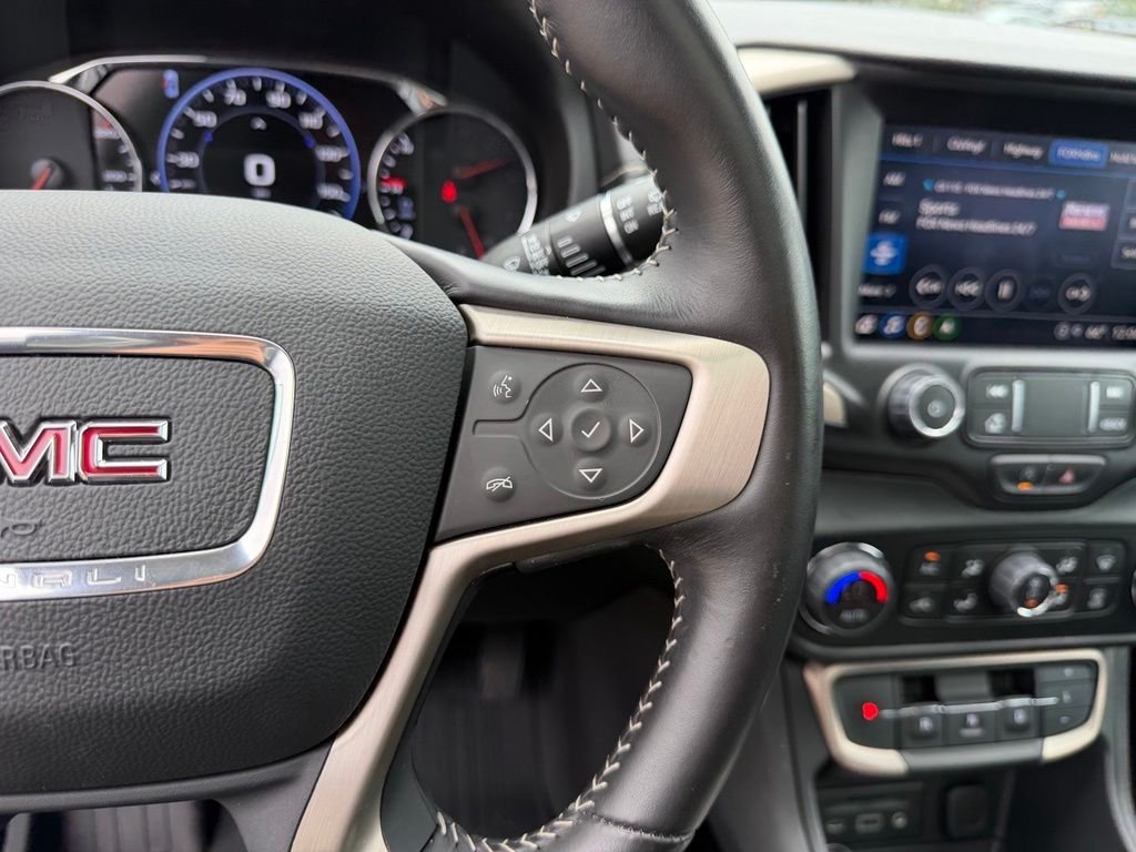 Used 2022 Ebony Twilight Metallic GMC Denali image 19