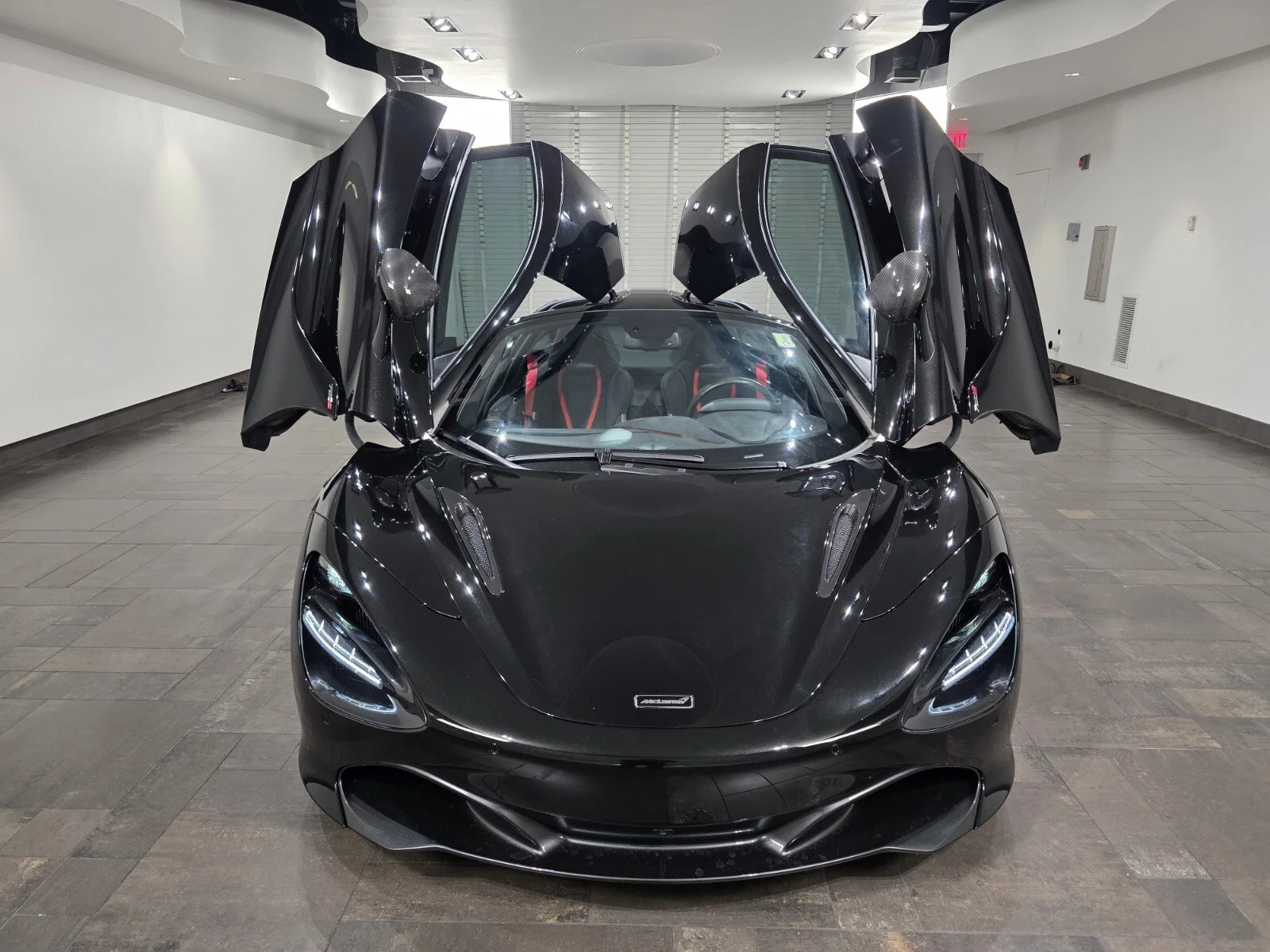 Used 2022 Onyx Black McLaren Performance Coupe image 20