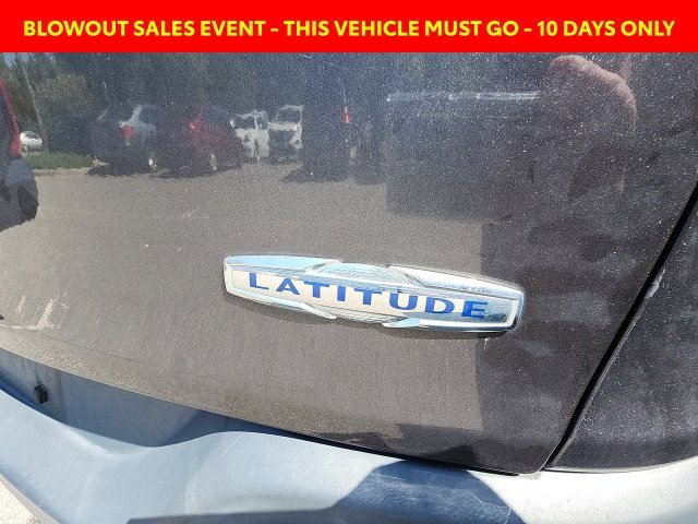 Used 2016 Gray Jeep Latitude image 13
