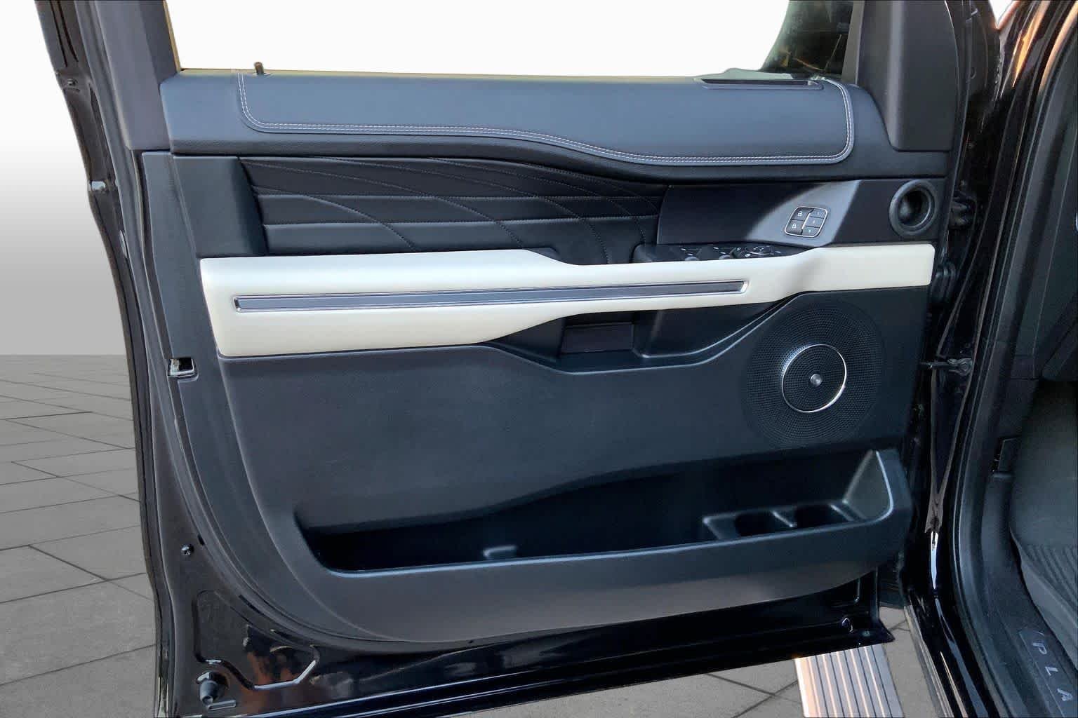 Used 2019 Agate Black Ford Platinum image 21
