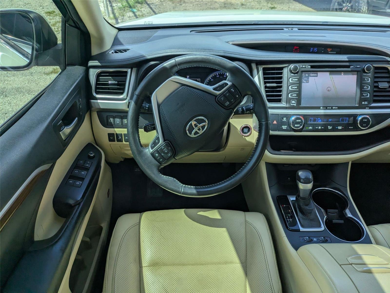 Used 2018 Blizzard Pearl Toyota Limited image 29