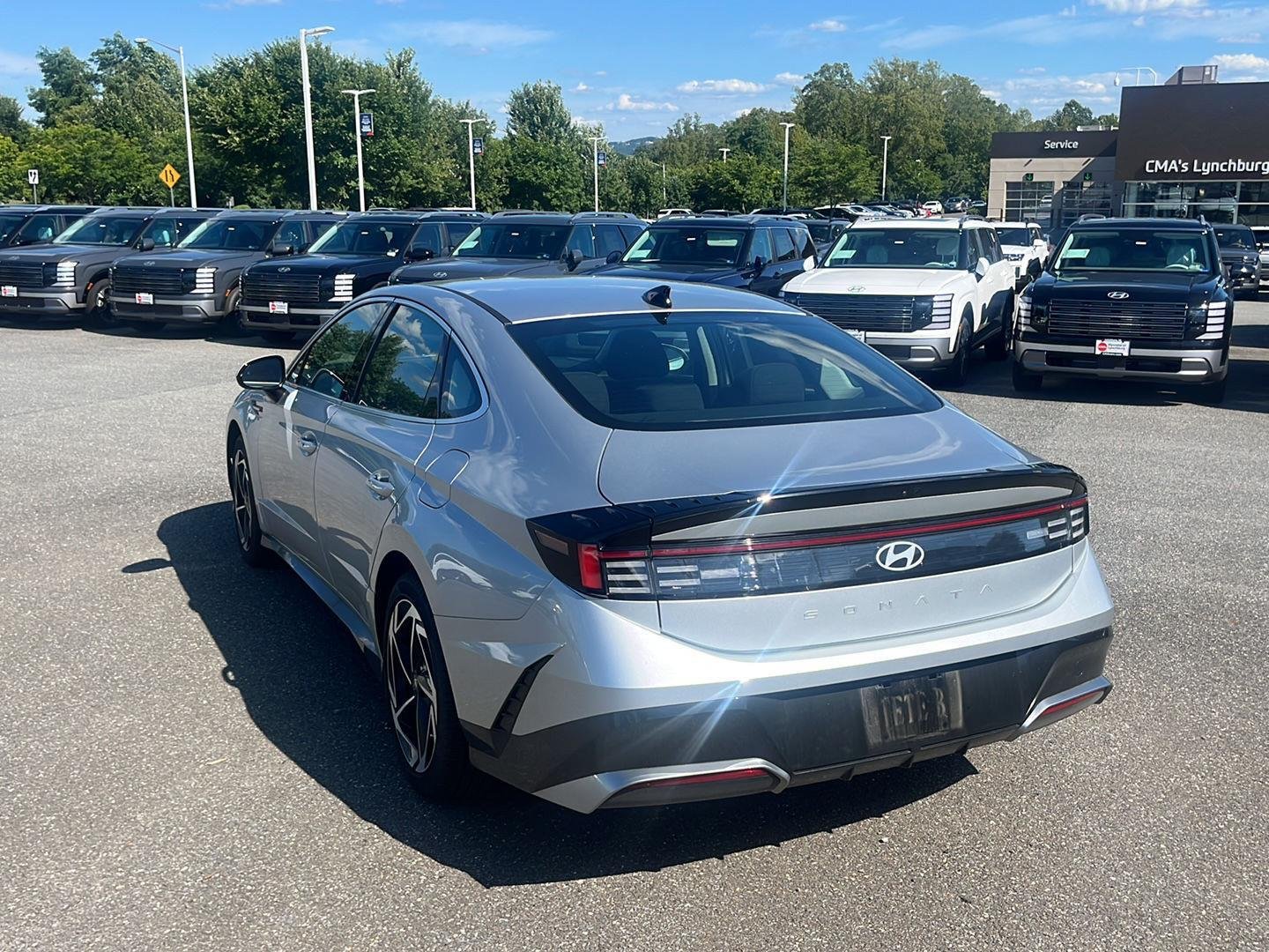 Used 2026 Aero Silver Hyundai SEL Sport image 5