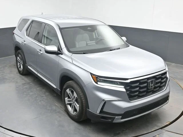 Certified Used 2023 Lunar Silver Metallic Honda 2WD EX-L 7P image 69