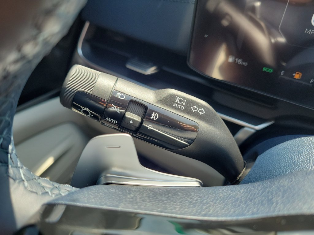 New 2026 Snow White Pearl Kia SX Prestige image 29