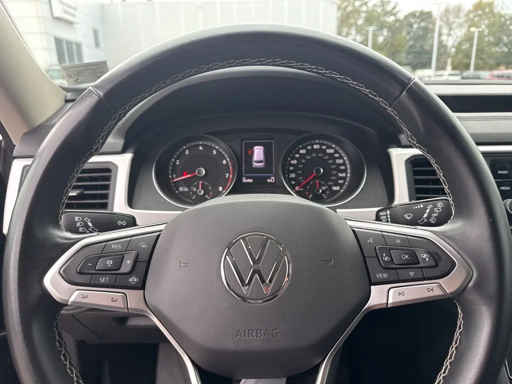 Used 2021 Black Volkswagen 3.6L V6 SE w/Technology image 7