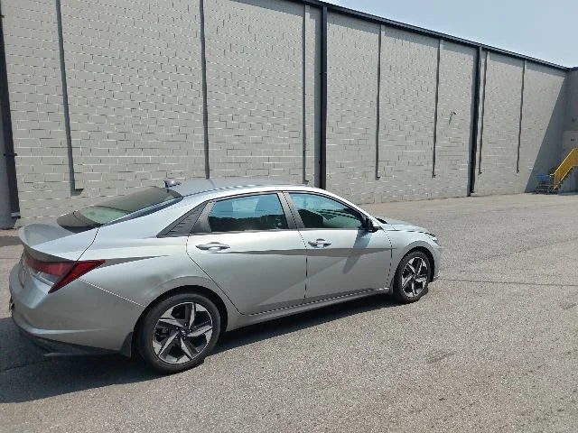 Used 2023 Silver Hyundai SEL image 3