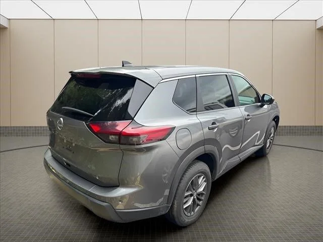 Used 2024 Gray Nissan S image 15