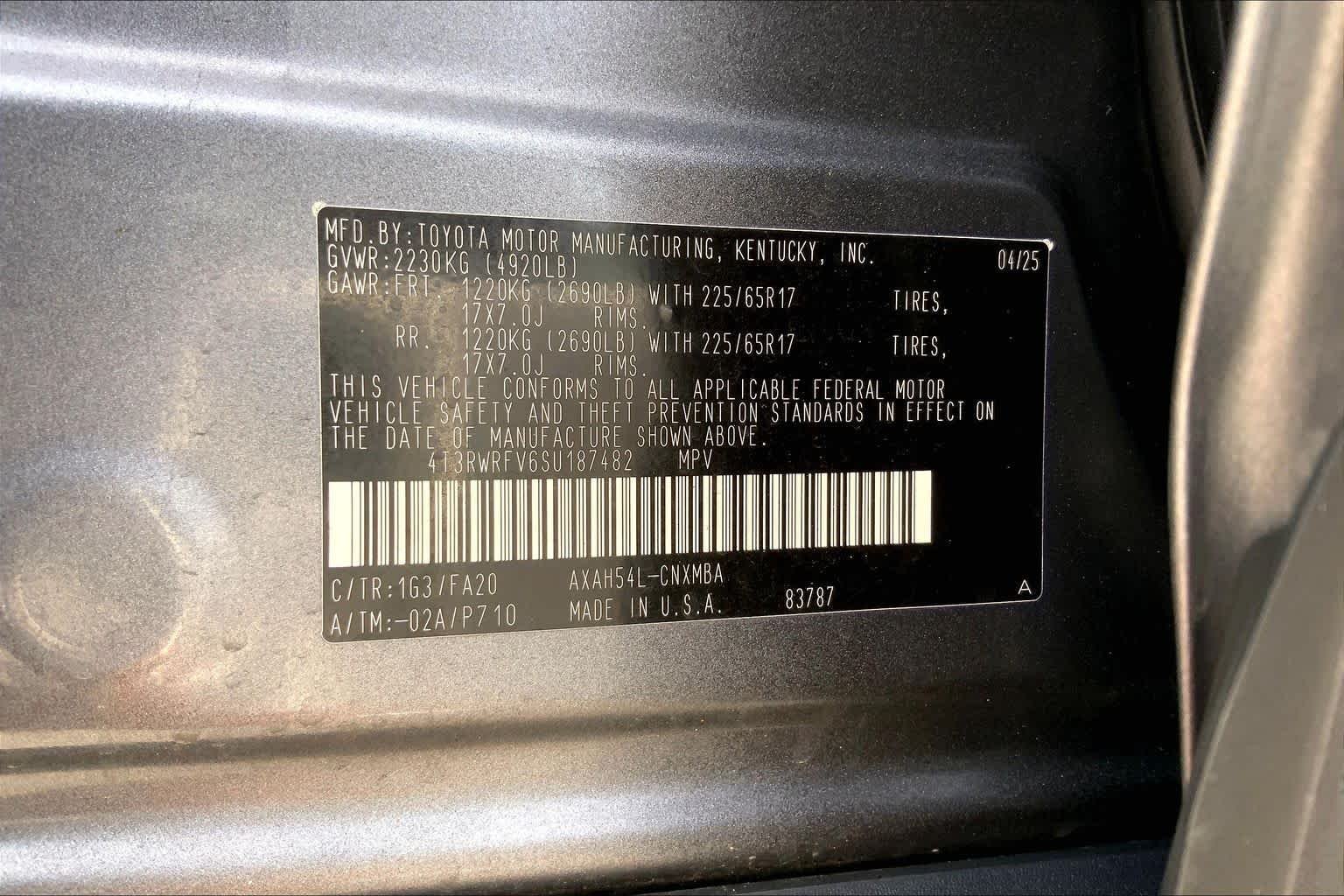 Used 2025 Magnetic Gray Metallic Toyota Hybrid XLE image 68