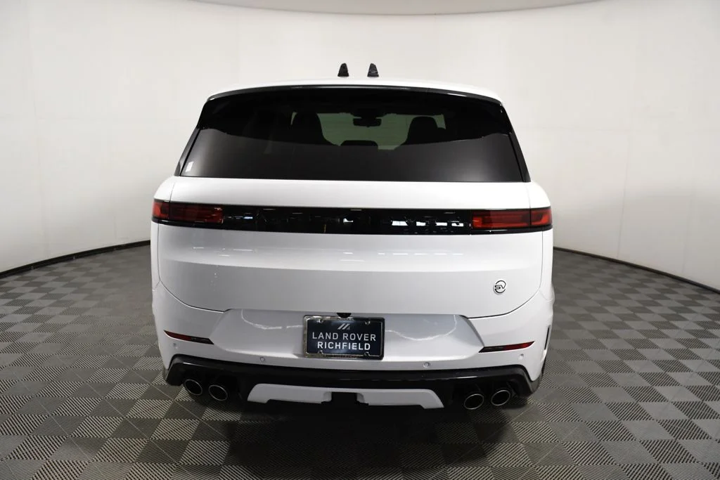 New 2026 Ostuni Prl Whi Land Rover SV image 5