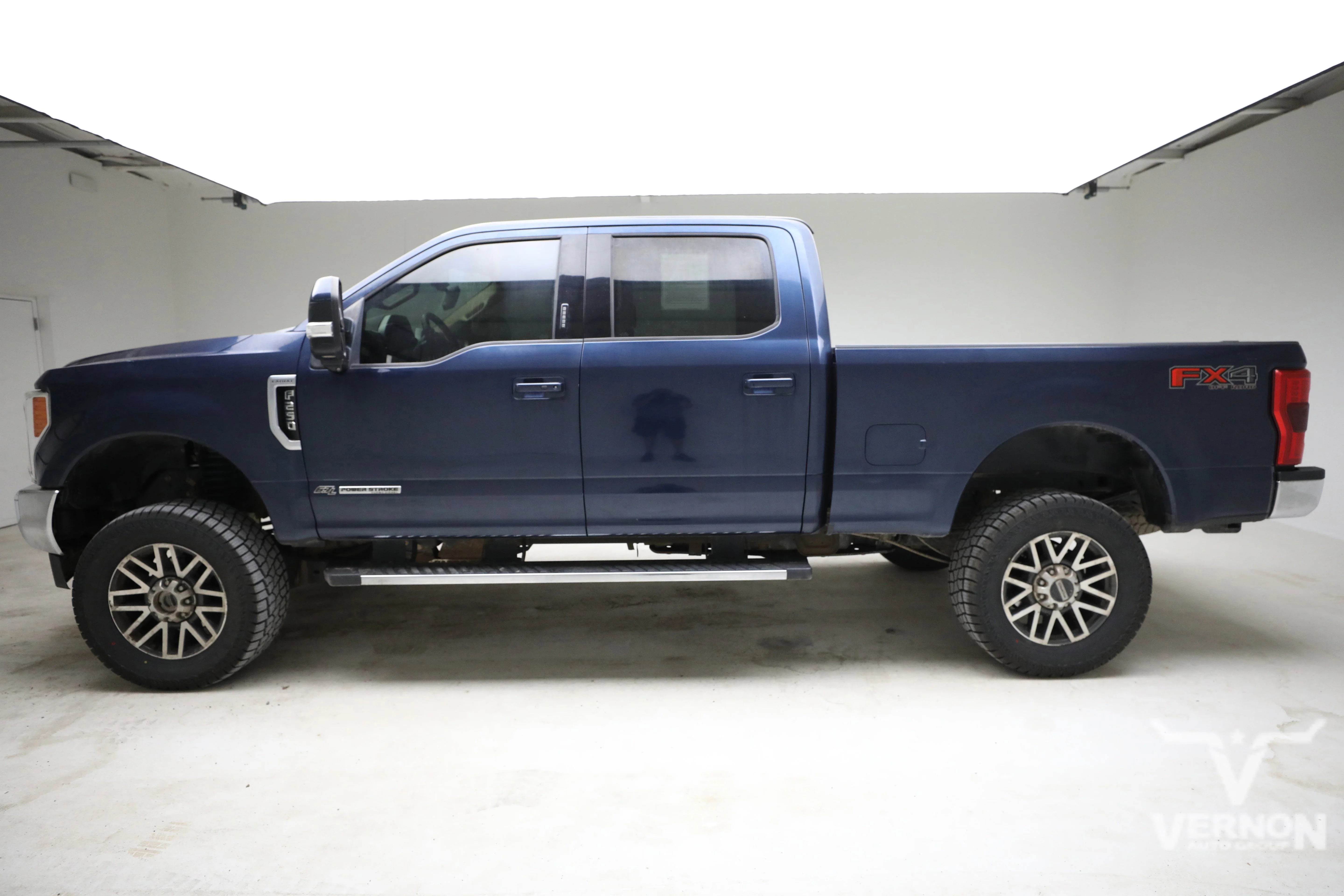 Pre-Owned 2019 Ford Super Duty F-250 Lariat Crew Cab 4x4 Fx4