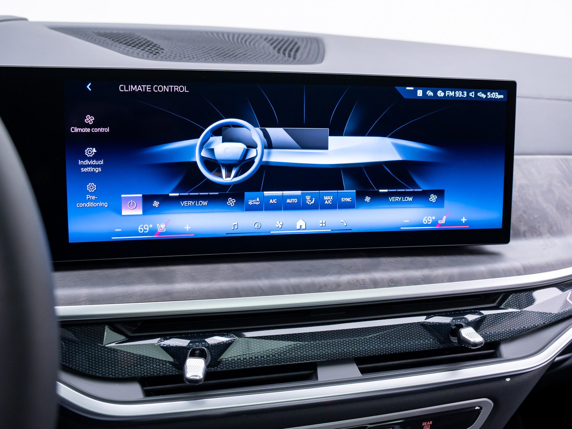 New 2026 Mineral White Metallic BMW xDrive40i image 27
