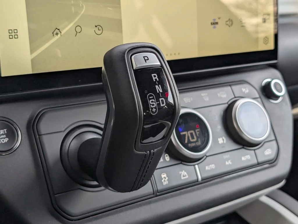 New 2026 Tasman Blue Land Rover X-Dynamic SE image 17