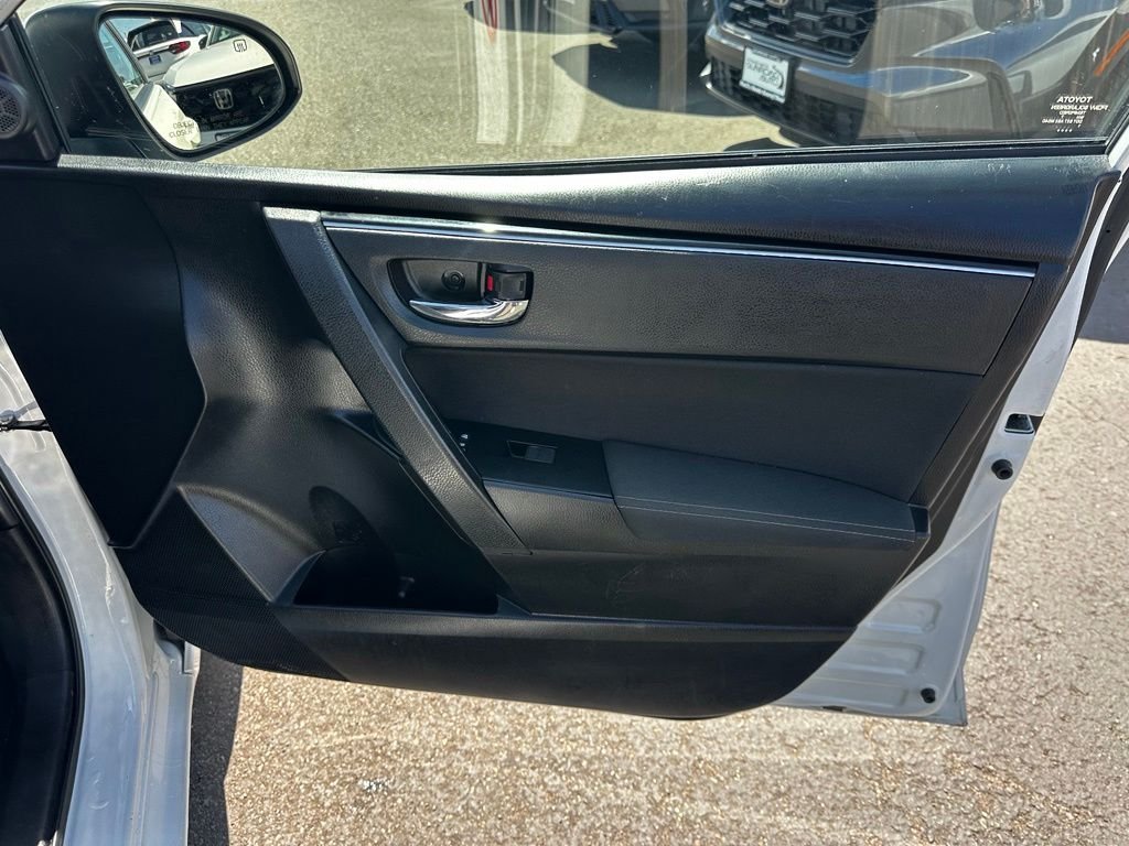 Used 2017 White Toyota LE image 14