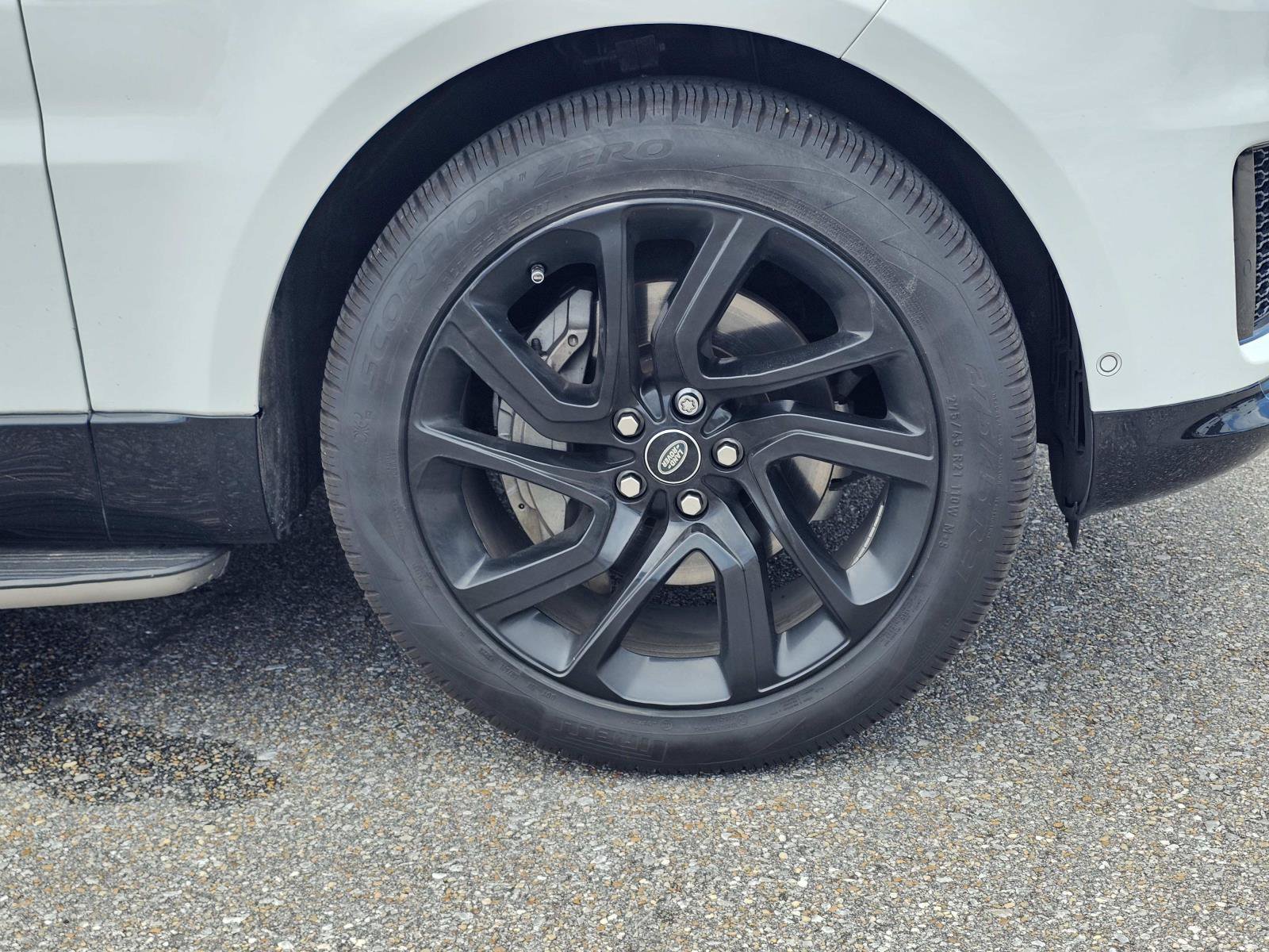 Used 2021 White Land Rover HSE Silver Edition image 6