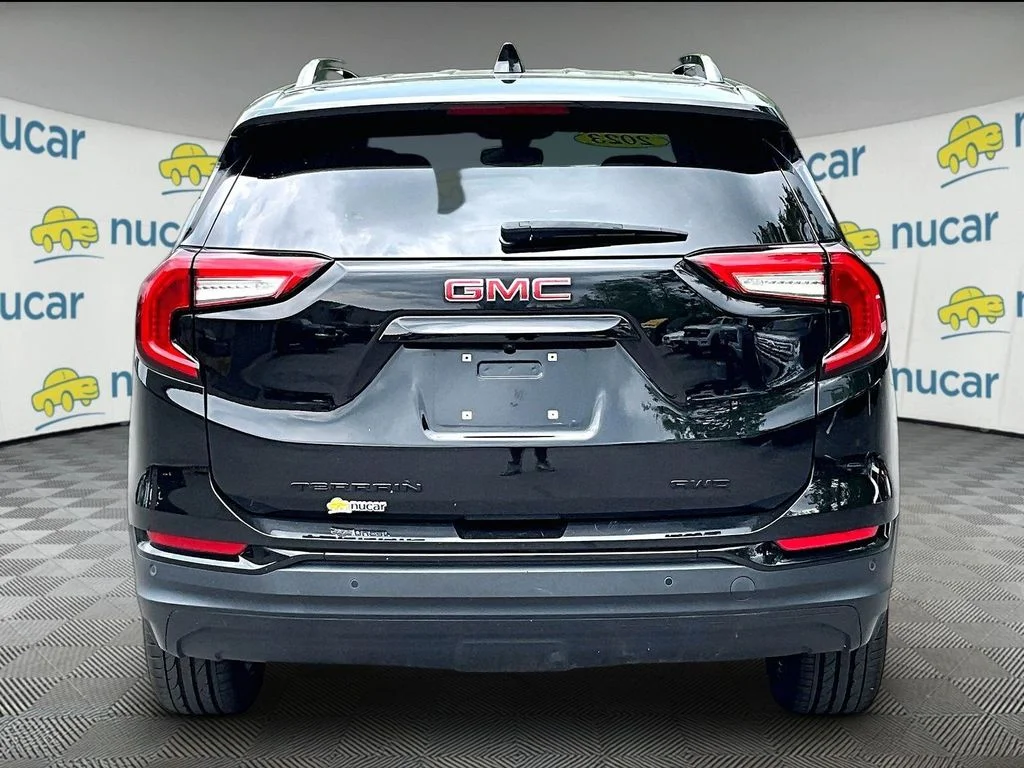 Used 2023 Ebony Twilight Metallic GMC SLE image 5