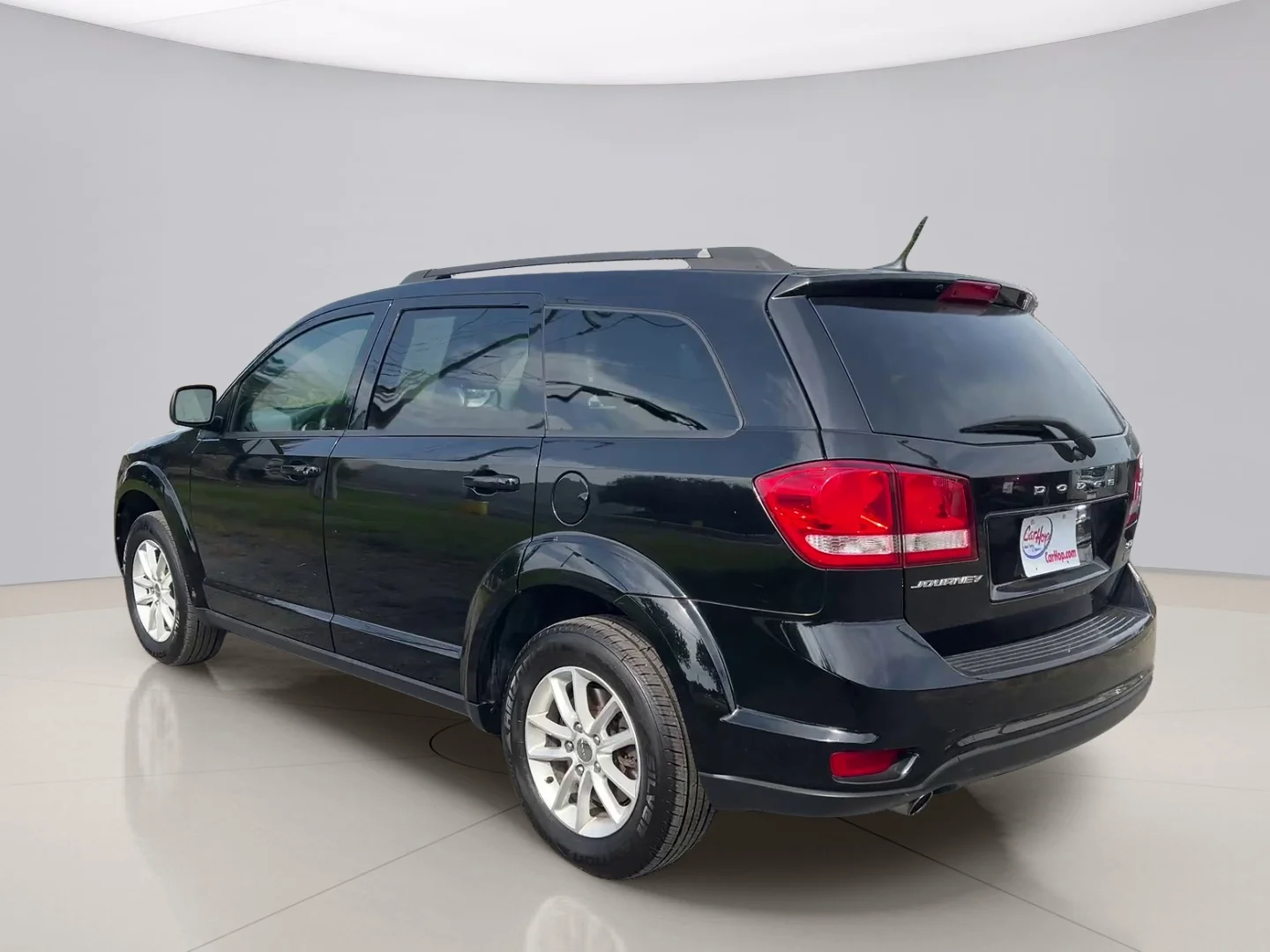 Used 2016 Black Dodge SXT image 3