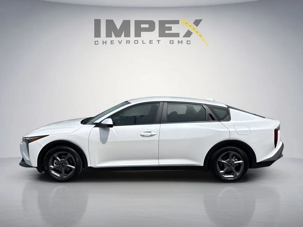 Used 2025 White Kia LXS image 2