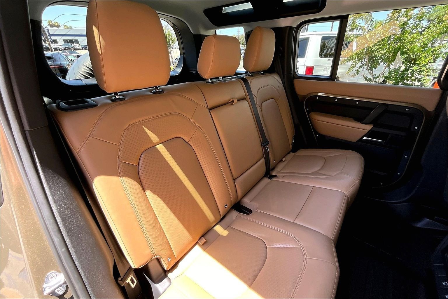 Used 2025  Land Rover S image 26