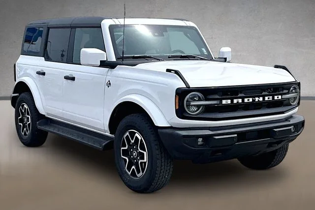New 2026 White Ford Outer Banks image 2
