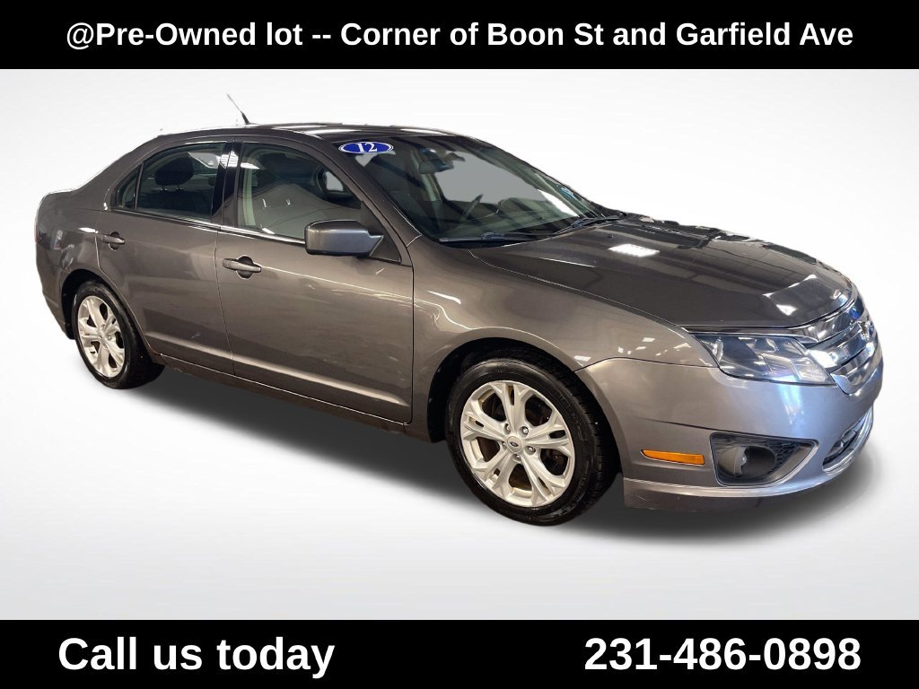 Used 2012 Gray Ford SE image 7