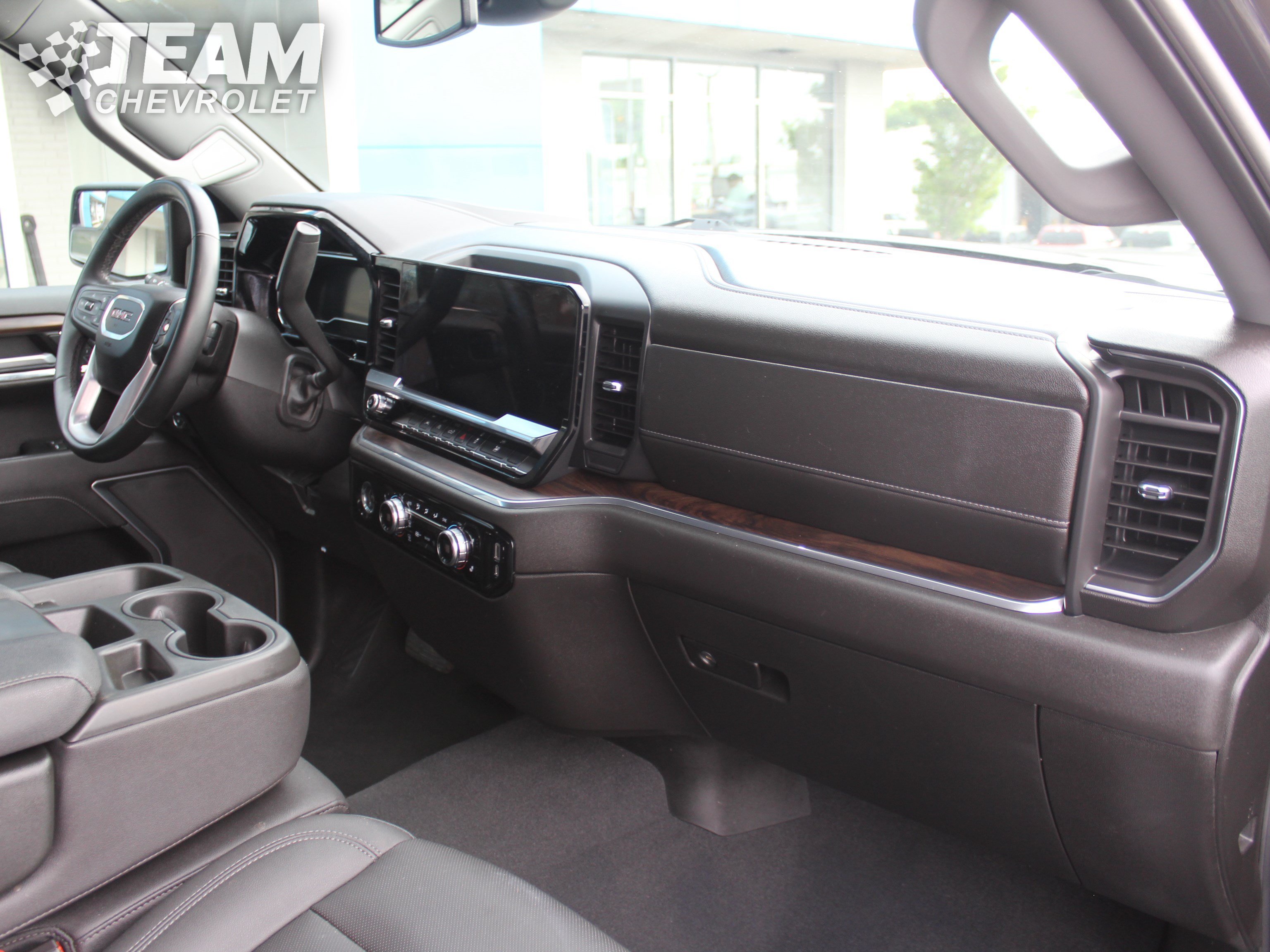 2023 GMC Sierra 1500 SLT - Photo 28