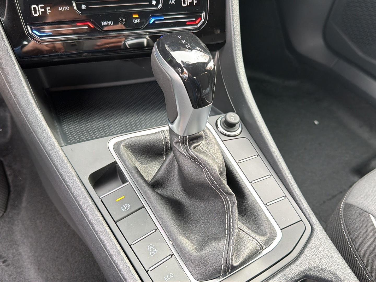 2026 Volkswagen Jetta Sport - Photo 28