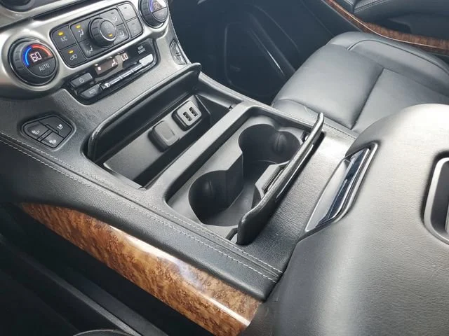 Used 2019 SHADOW GRAY METALLIC Chevrolet Premier image 19