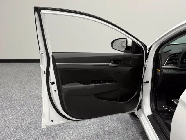 Used 2018 White Hyundai SEL image 11