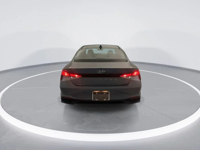 Used 2022 Gray Hyundai SEL image 5