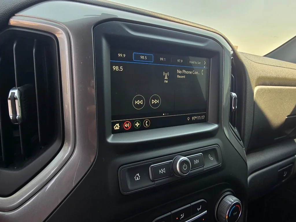 Used 2019 Northsky Blue Metallic Chevrolet Custom image 24