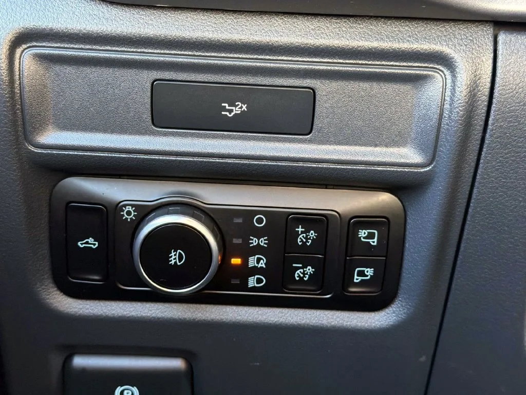 Used 2026 Oxford White Ford XLT image 21