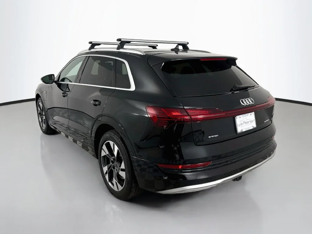 Used 2022 Mythos Black Metallic Audi Premium Plus image 3
