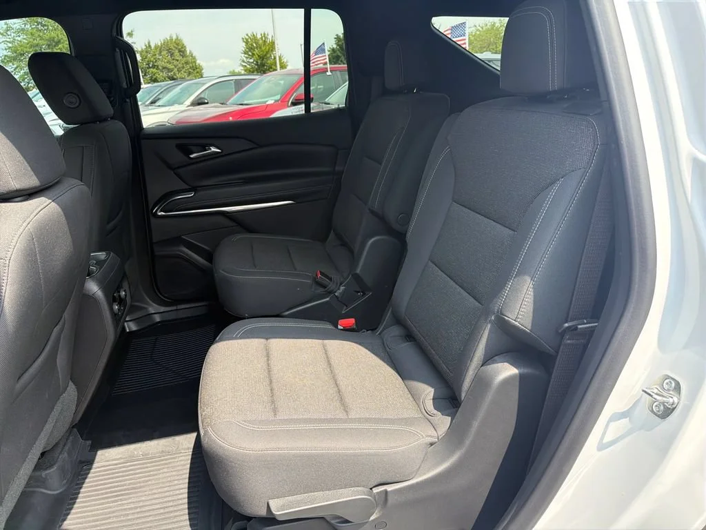 2025 Chevrolet Traverse LT - Photo 27