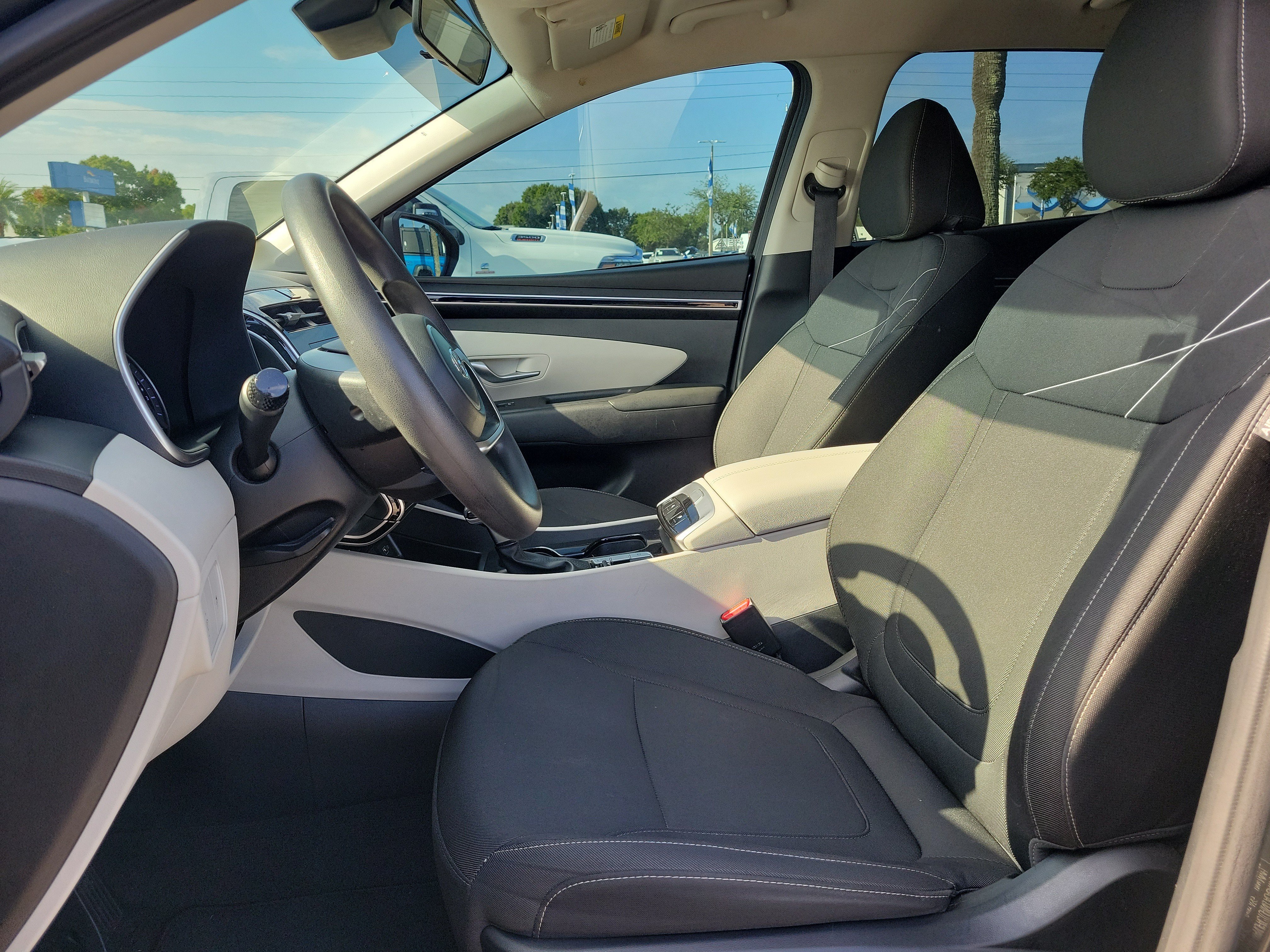 Used 2022 Amazon Gray Hyundai SEL image 13