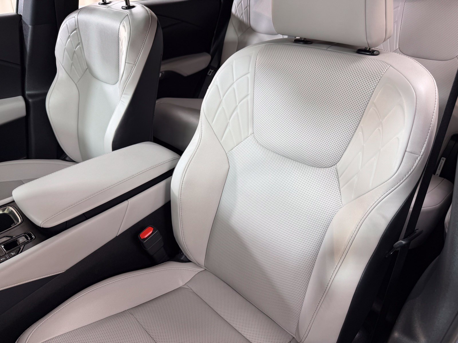 Used 2025 Silver Lexus 350h Premium image 34