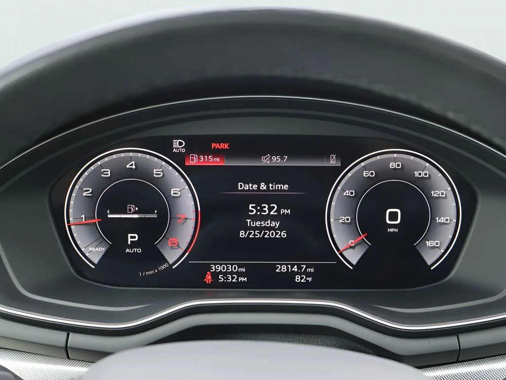 Used 2025  Audi 45 S line Premium image 31