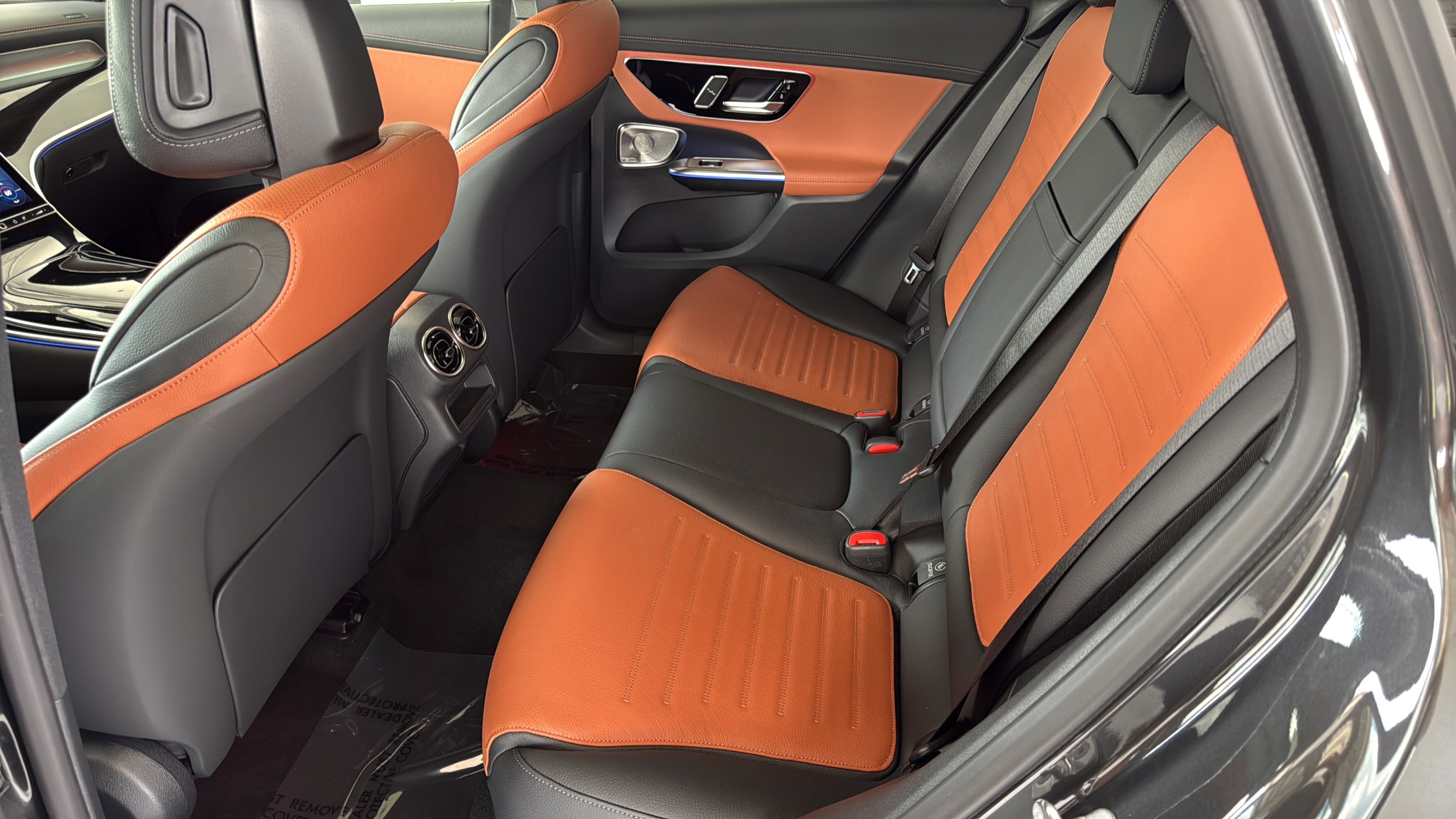New 2026 Graphite Grey Metallic Mercedes-Benz GLC 300 image 24