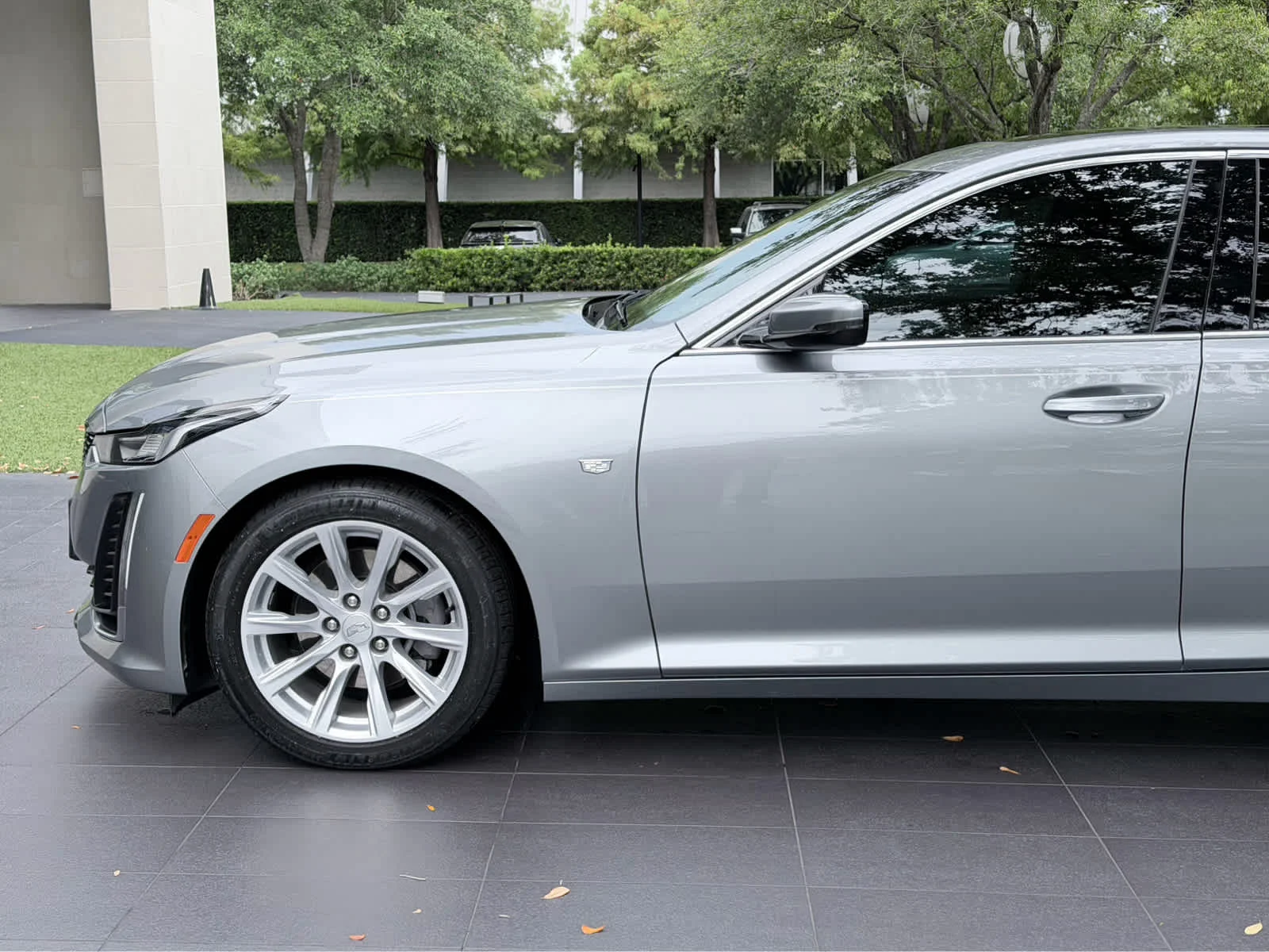 Used 2024 Argent Silver Metallic Cadillac Luxury image 7