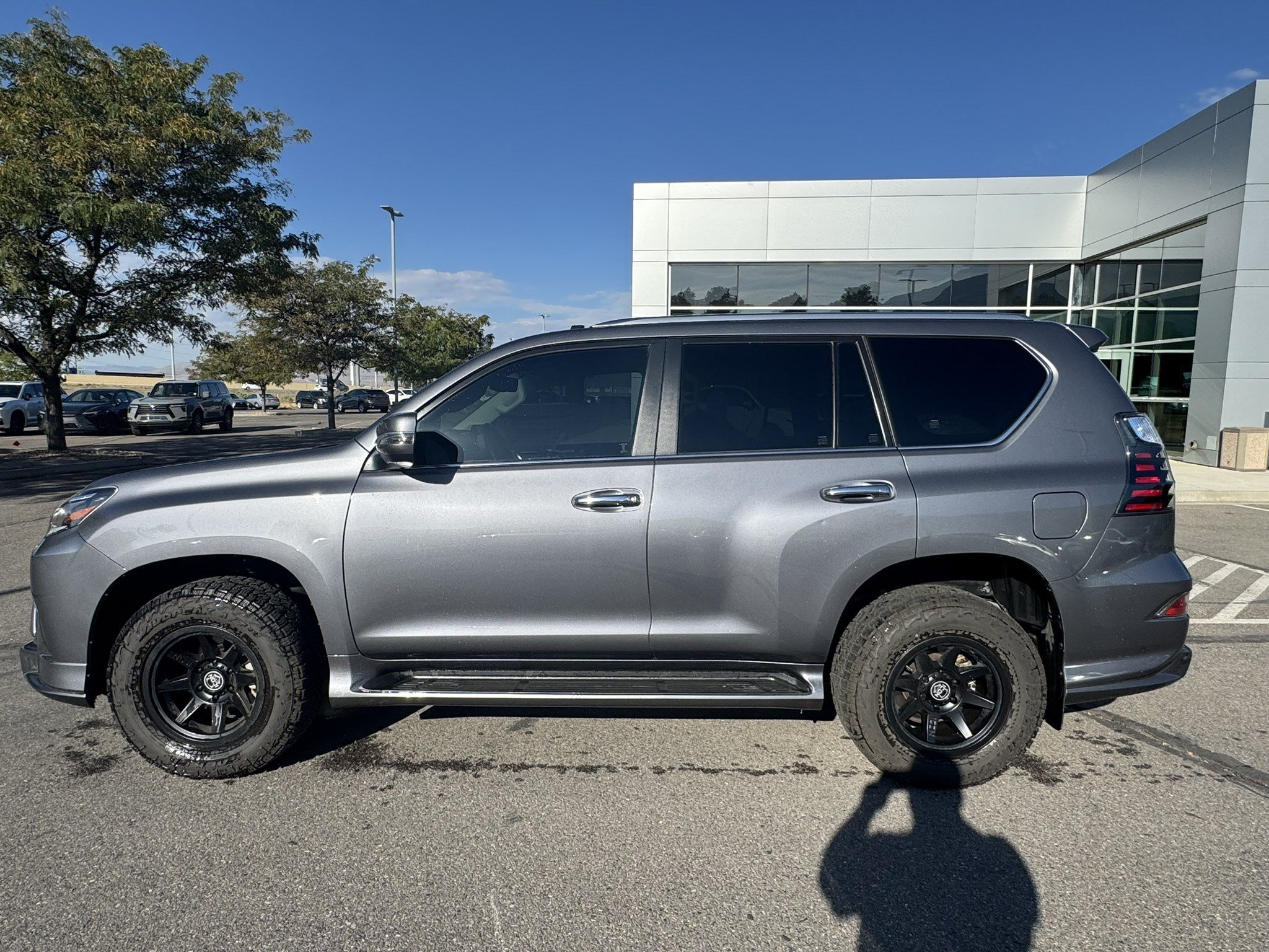 Used 2023 Gray Pearl Lexus 460 Luxury image 3