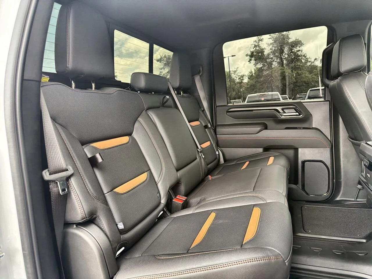 Used 2025 Summit White GMC AT4 image 22