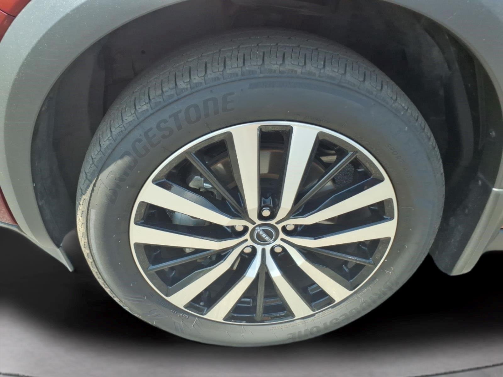 Used 2025 Scarlet Ember Tintcoat Nissan Platinum image 6