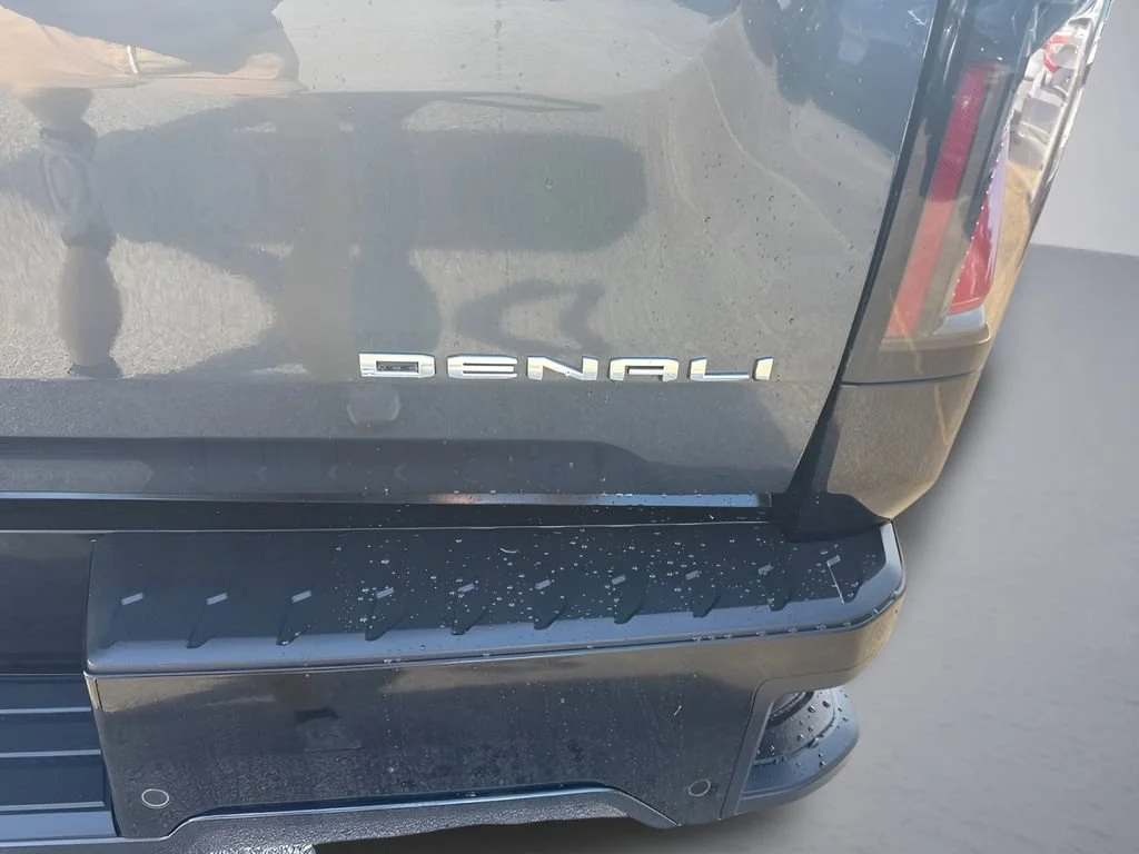 Used 2026 Deep Ocean Metallic GMC Denali Extended Range image 26