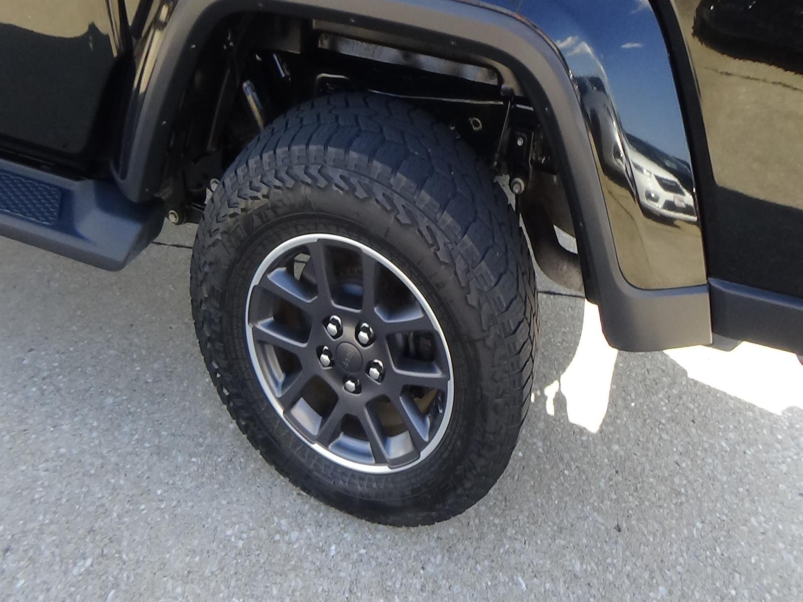 Used 2021 Black Clear Coat (px8) Jeep Overland image 9