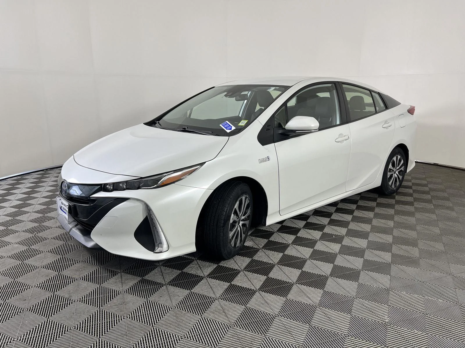 Used 2022 Wind Chill Pearl Toyota XLE image 7
