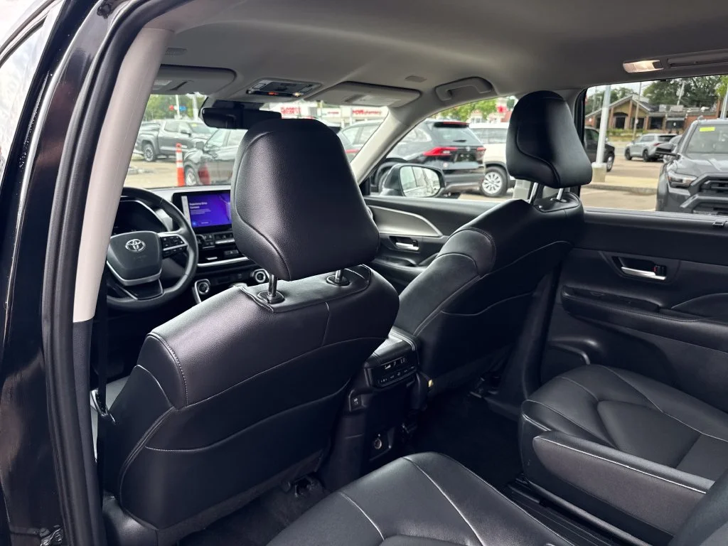Used 2026 Black Toyota XLE image 39