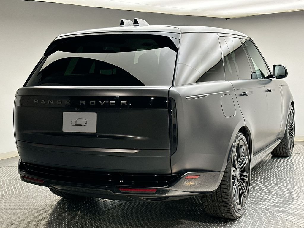 Used 2024 Santorini Black Metallic Land Rover SE image 13