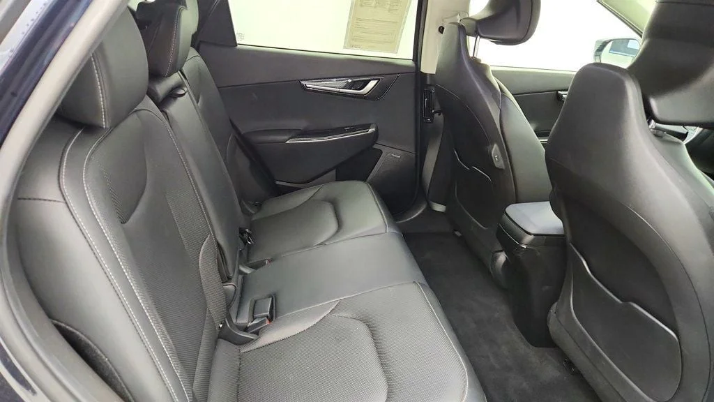 Used 2023 Gravity Blue Kia Wind RWD image 21