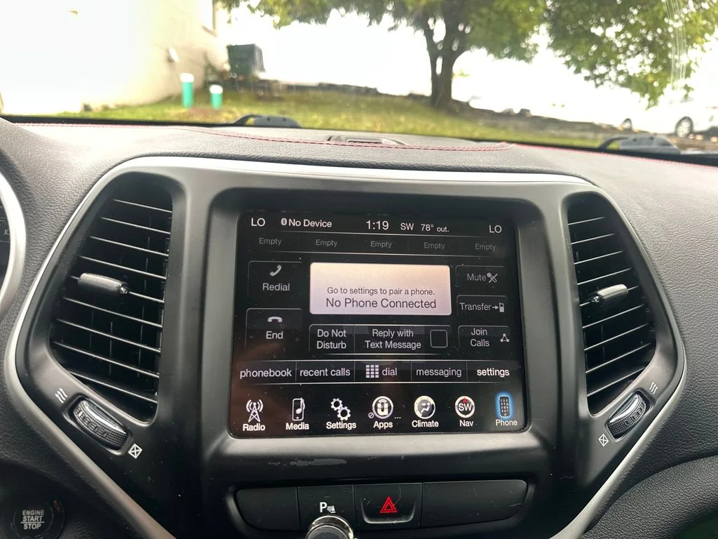 Used 2018 White Jeep Trailhawk image 10